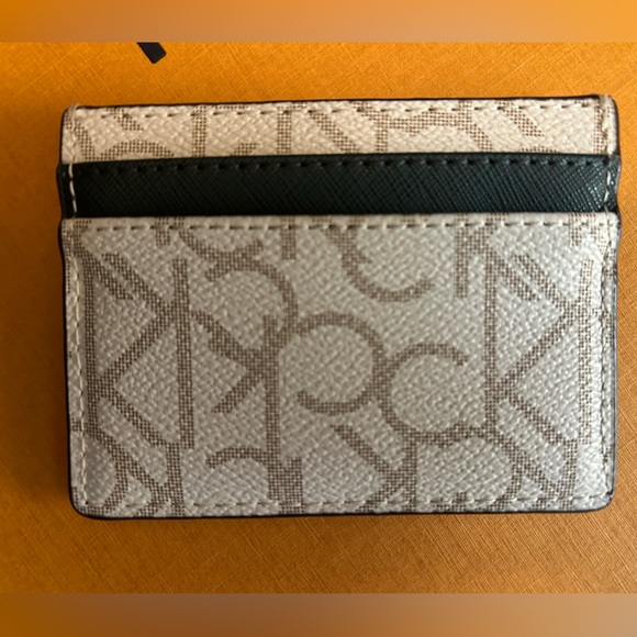 Calvin Klein card holder - Picture 2 of 2